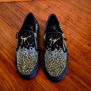 Dazzling Giuseppe Zanotti Studded Slip-ons with side zippers - Size 40 - Unisex